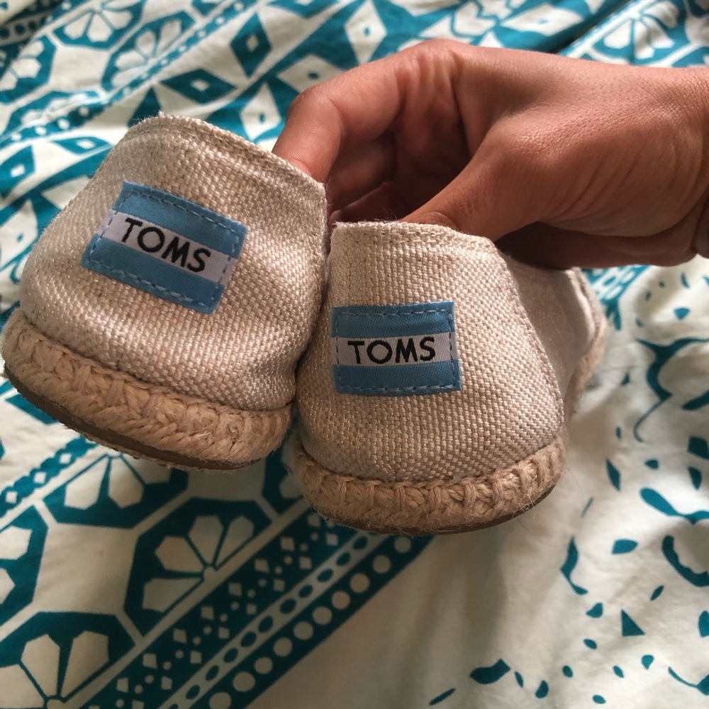 Toms